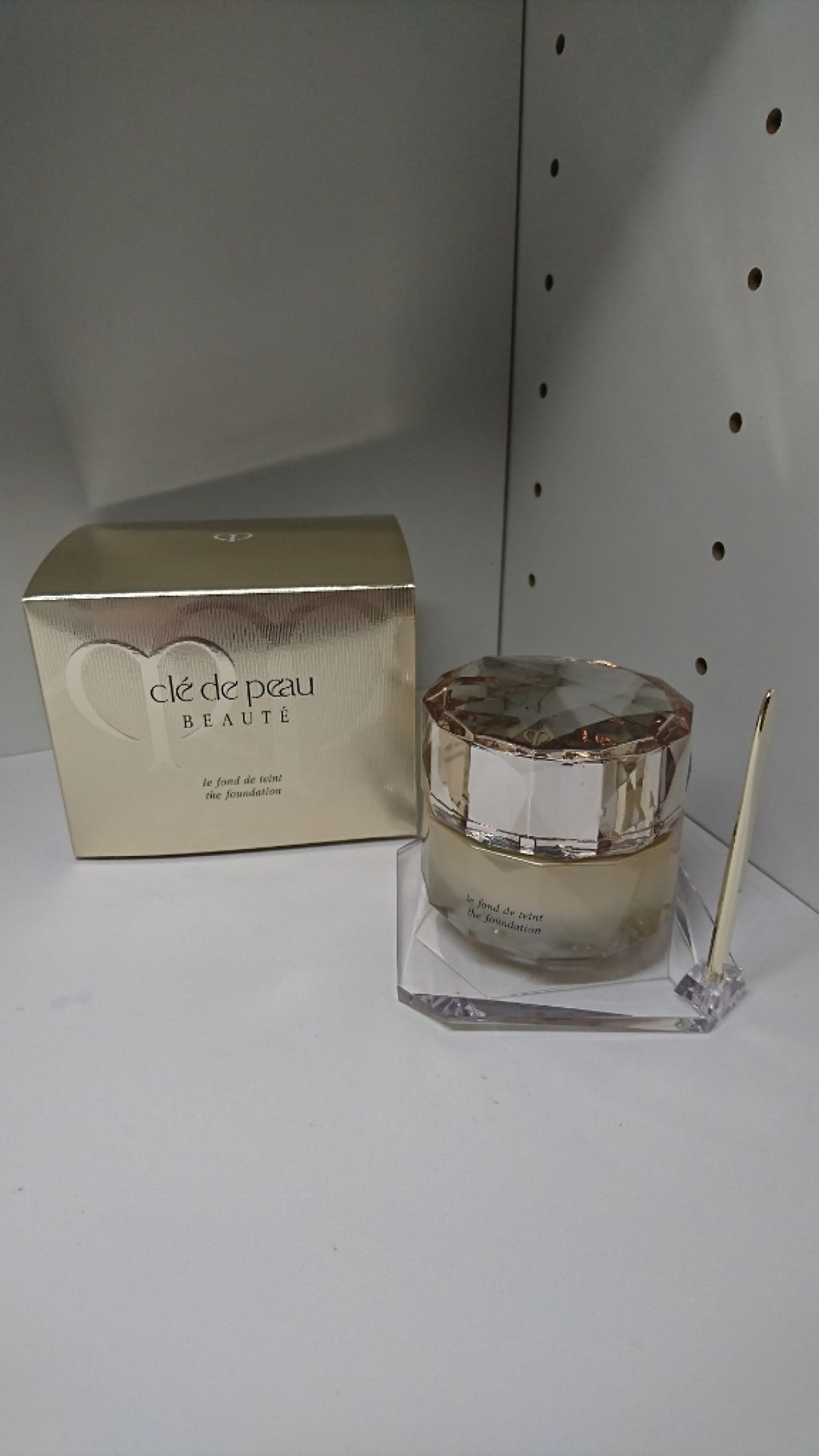 ル・フォンドゥタン/クレ・ド・ポー ボーテ/クリーム・エマルジョンファンデーションを使ったクチコミ(1枚目)
