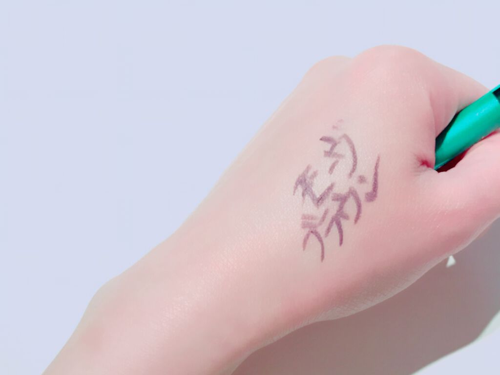 「密着アイライナー」クリームペンシル/デジャヴュ/ペンシルアイライナーを使ったクチコミ(4枚目)