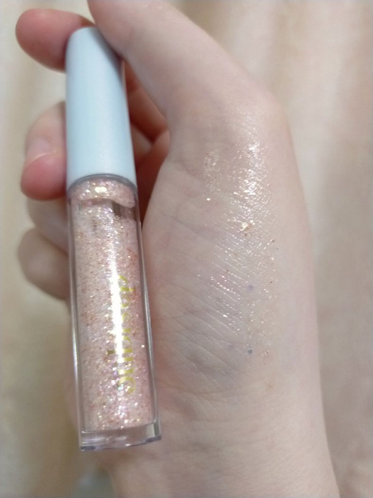 スターリット リキッドグリッター/dasique/メイクアップを使ったクチコミ（3枚目）