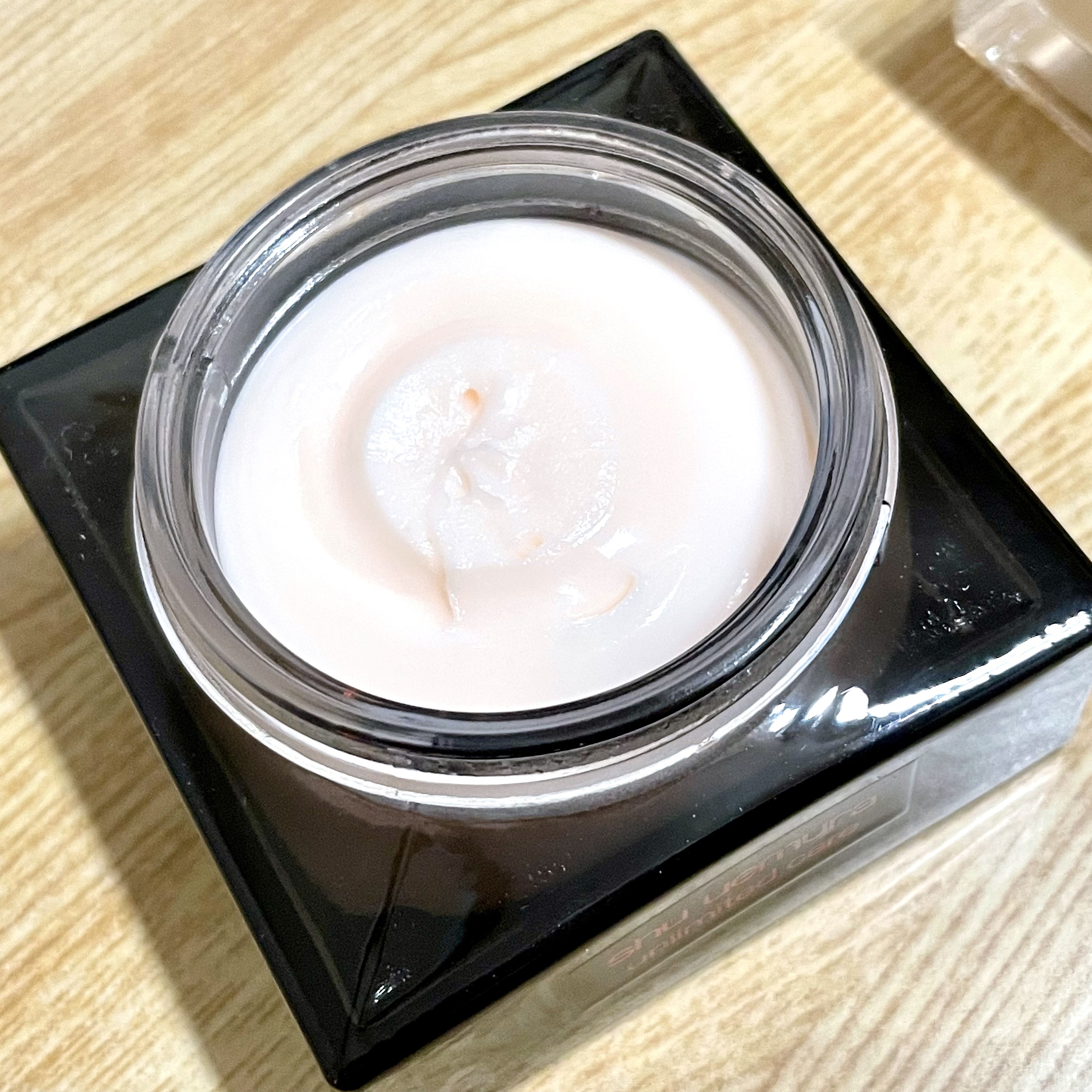 アンリミテッド ケア セラムイン クリーム ファンデーション 574/shu uemura/クリーム・エマルジョンファンデーションを使ったクチコミ（2枚目）