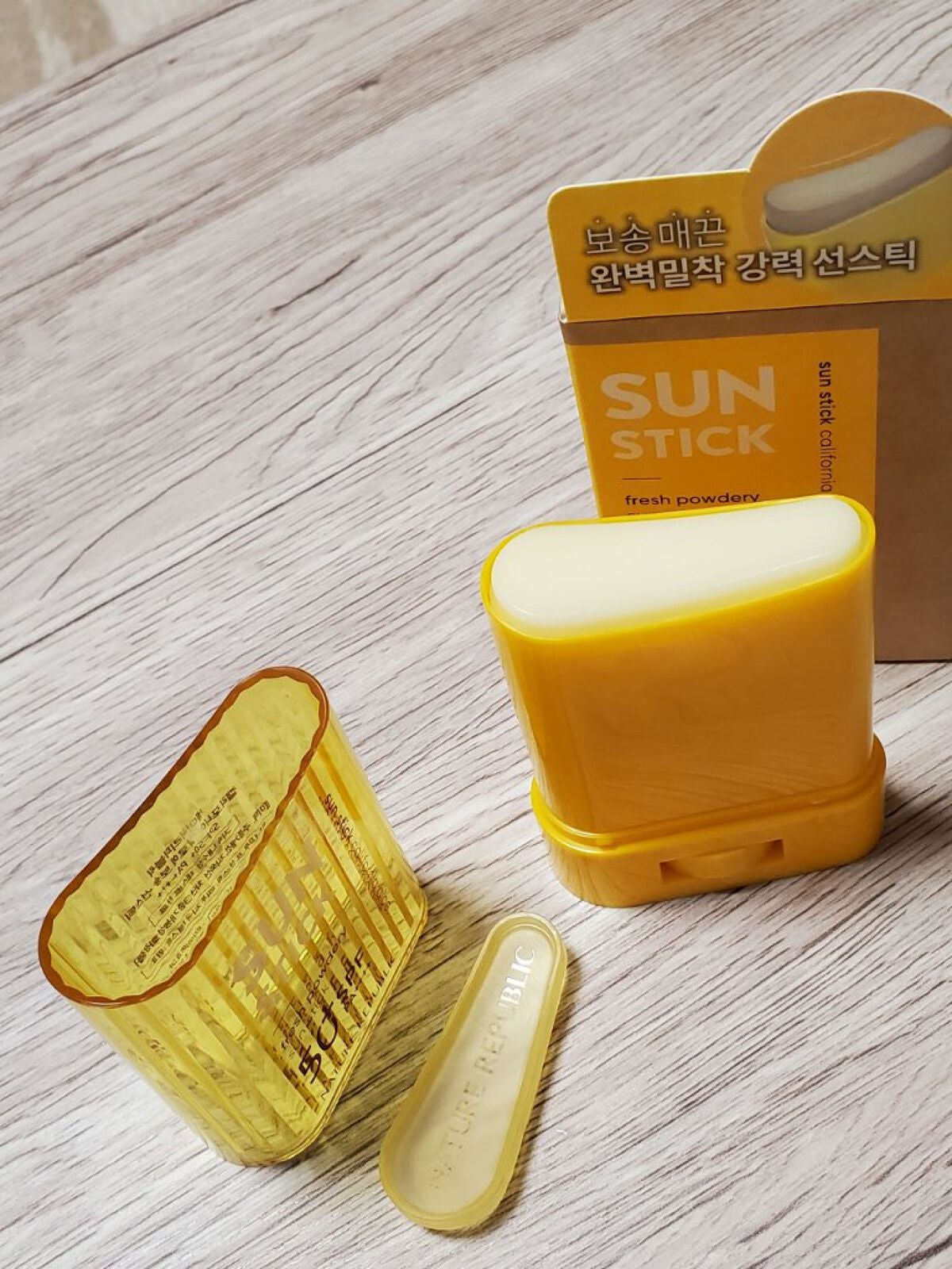 パウダリーUVアロエスティック/ネイチャーリパブリック/日焼け止めスティックを使ったクチコミ(2枚目)