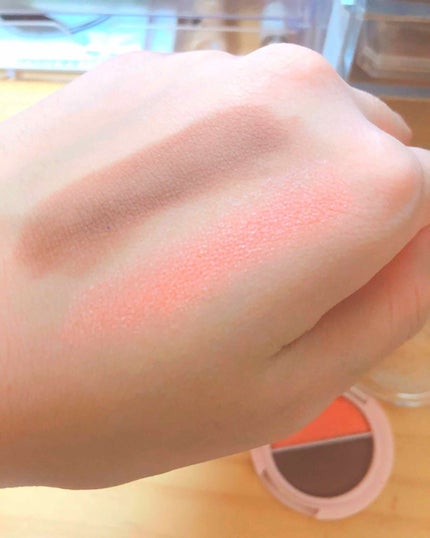 パウダーアイシャドウ ブルーミングキティ/DAISO/アイシャドウパレットを使ったクチコミ(3枚目)