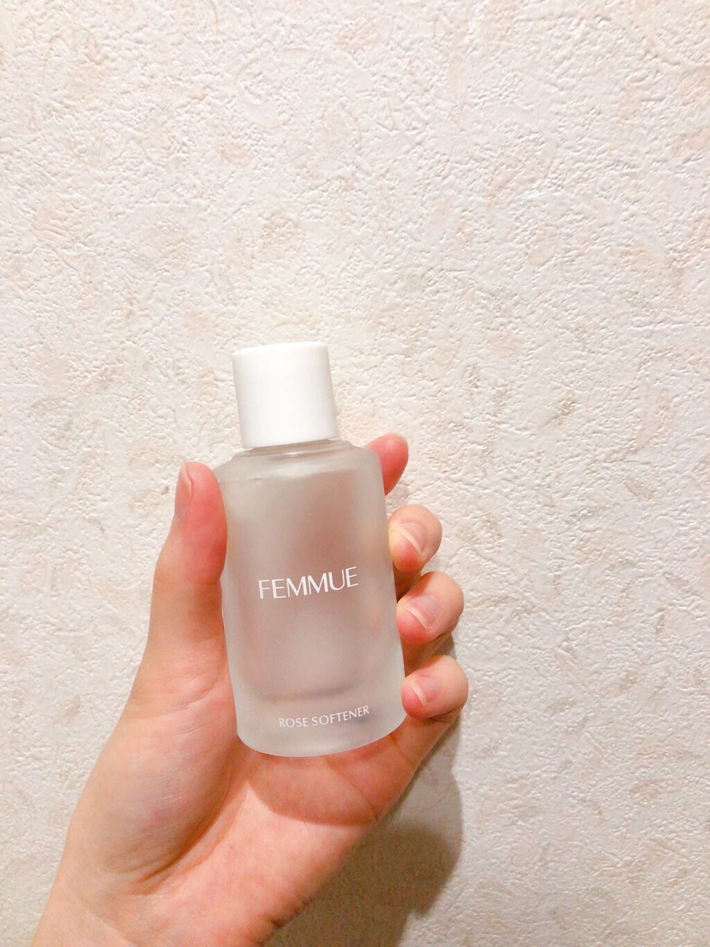 肌が化粧水をぐいぐい飲み込む！

FEMMUE ローズ ソフトナー

導入美容液なので、洗顔後、化粧水前に使ってましたが、
これを使うか否かで、化粧水の入り込み方が全然違う！
ほんっとに全然ちがう！(大切なことなので2回言いました笑)

入