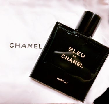 CHANEL ブルー ドゥ シャネル パルファム (ヴァポリザター)のクチコミ「.
BLEU DE CHANEL PERFUME購入🤍
100ml！
本当はメンズなんだけど、.....」（1枚目）