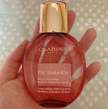 CLARINSのフィックス メイクアップ、リピ3回目です。
香りも良いので使いやすいです。
あと、霧が細かくて良いです。