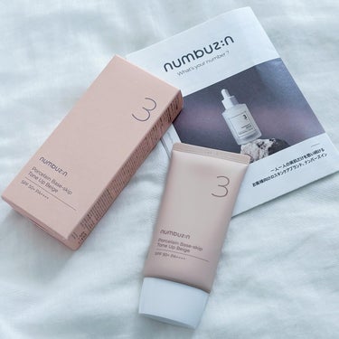 ...♡
.
ナンバーズイン(numbuzin)  
3番 ノーファンデ陶器肌トーンアップクリーム
50ml
SPF50+・PA++++

生まれつきのように自然な陶器肌！
厚いファンデの代わりに半透明