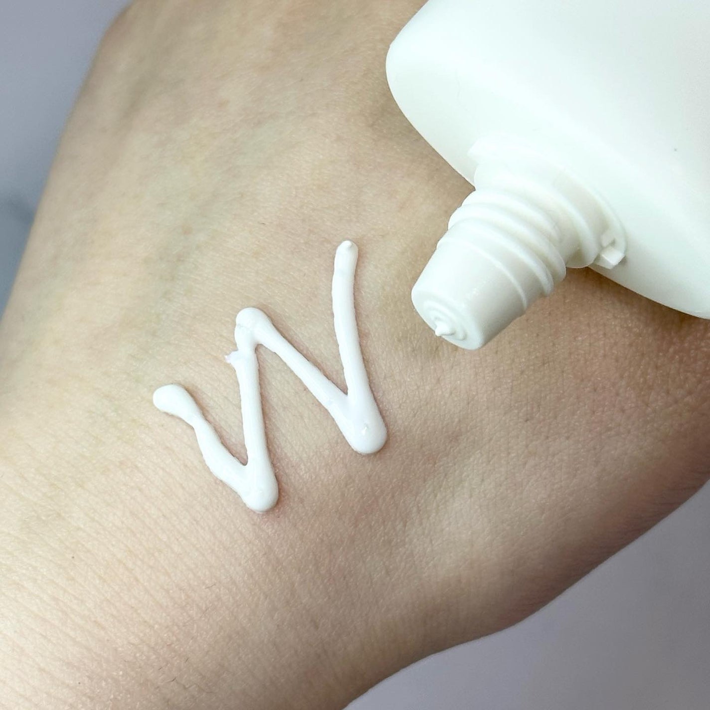 サンディフェンスエッセンスUVプロテクター/onoma/日焼け止めローションを使ったクチコミ(4枚目)