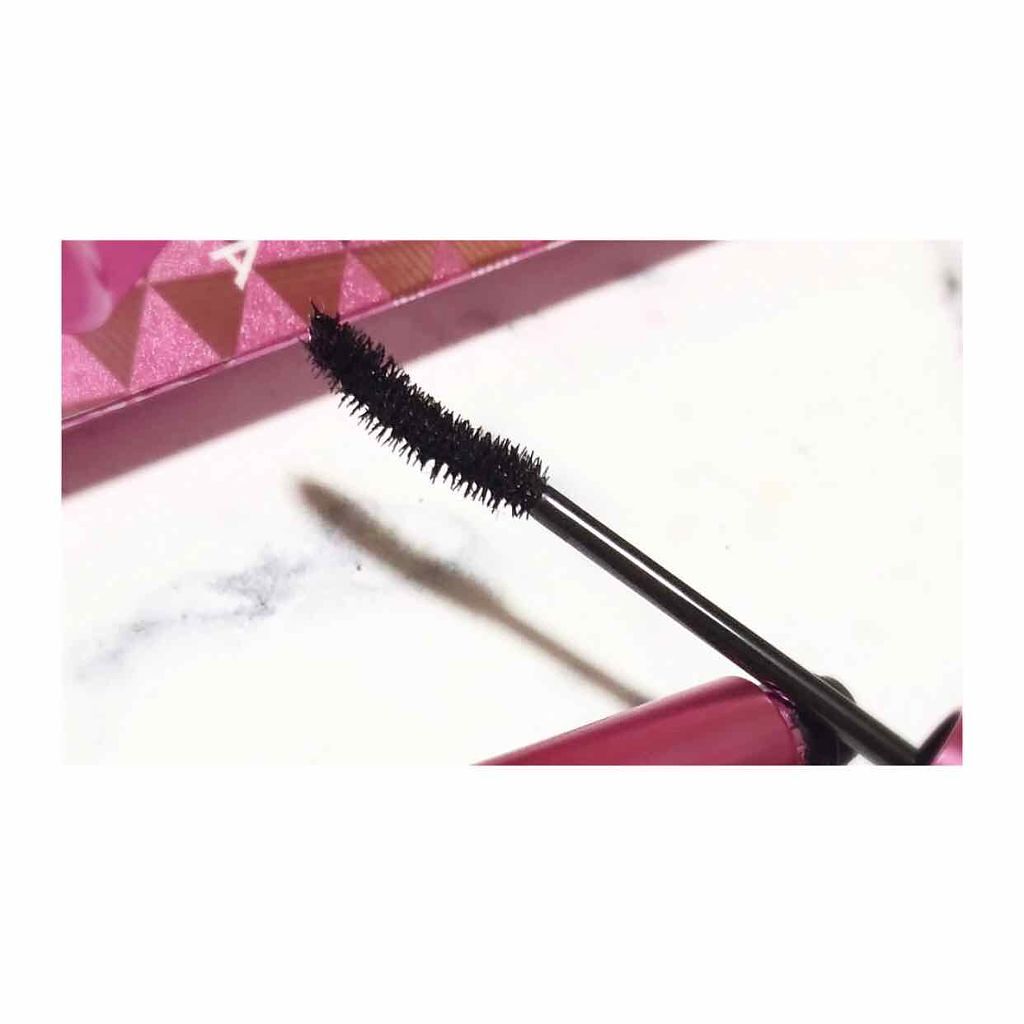 ブロウラッシュ ブロウラッシュNEO ラッシュアップマスカラ ロングのクチコミ「短いまつげも根元からキャッチして逃さず
重ねてもダマになりにくい、フルキャッチ
ブラシ採用で、.....」（2枚目）