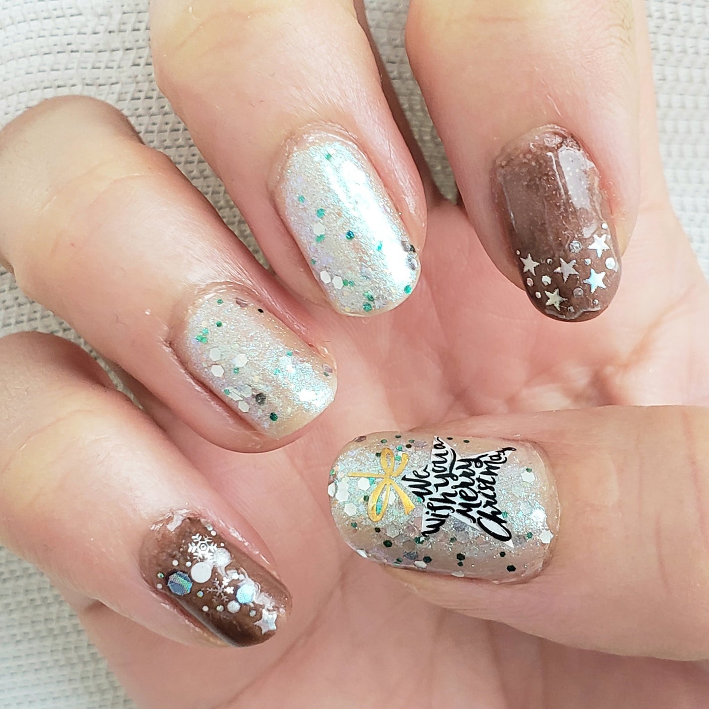 土木系おねいさん on LIPS 「週末のネイル💅土曜日は友達と忘年会だったし、派手なネイルをした..」(4枚目)