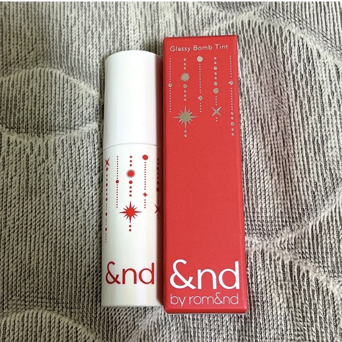 アンドバイロムアンド　グラッシーボムティント/&nd by rom&nd/リップティントを使ったクチコミ（2枚目）