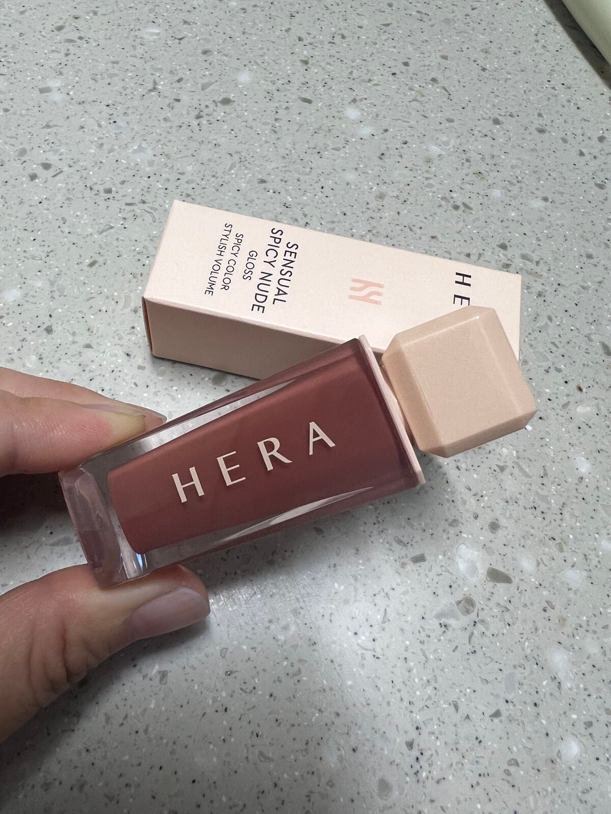 センシュアルスパイシーヌードグロス/HERA/リップグロスを使ったクチコミ(1枚目)