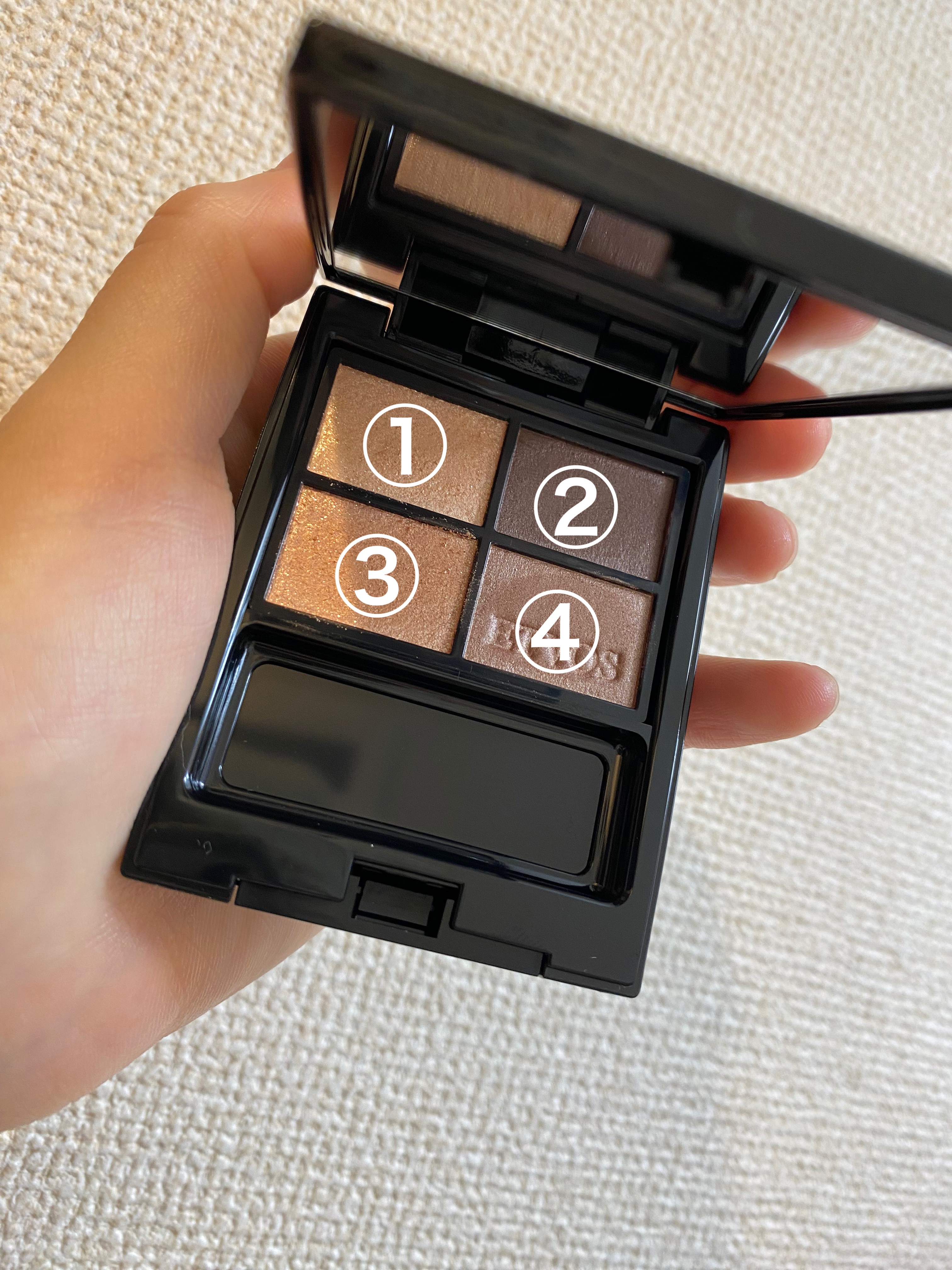 ミネラルクラッシィシャドー/エトヴォス/アイシャドウパレットを使ったクチコミ（2枚目）