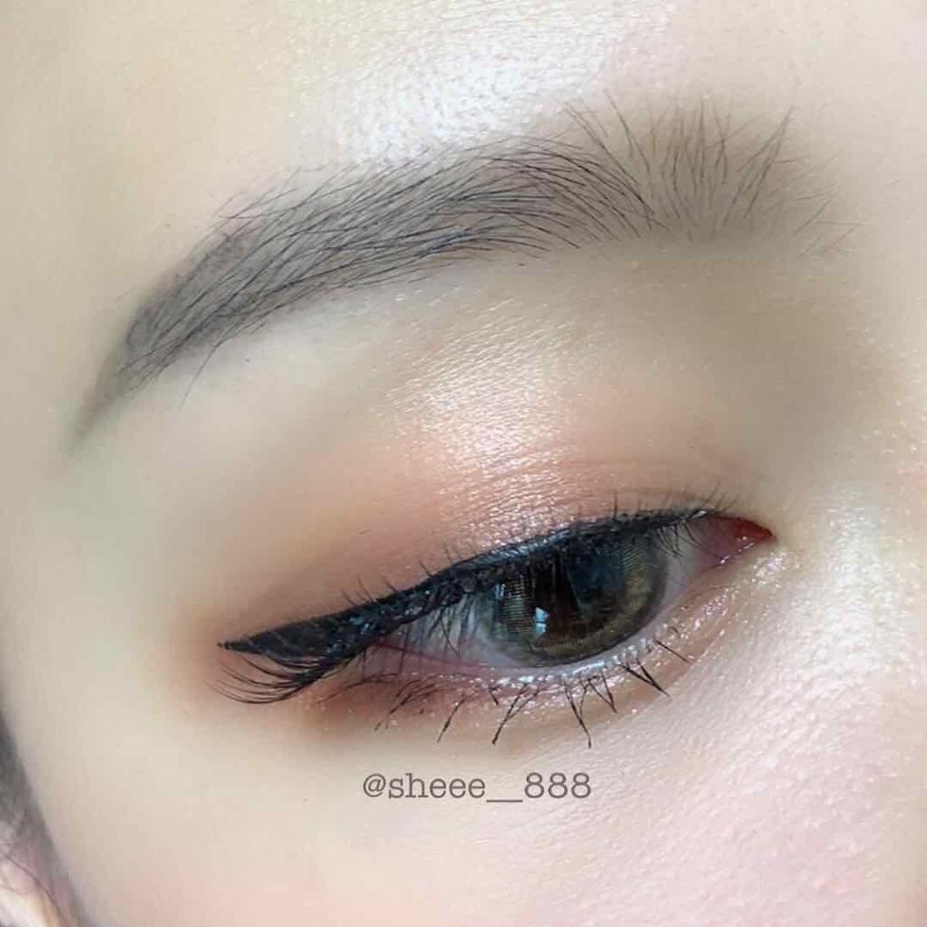 リュクスアイシャドウ 01 インカンデスント/BOBBI BROWN/単色アイシャドウを使ったクチコミ（3枚目）