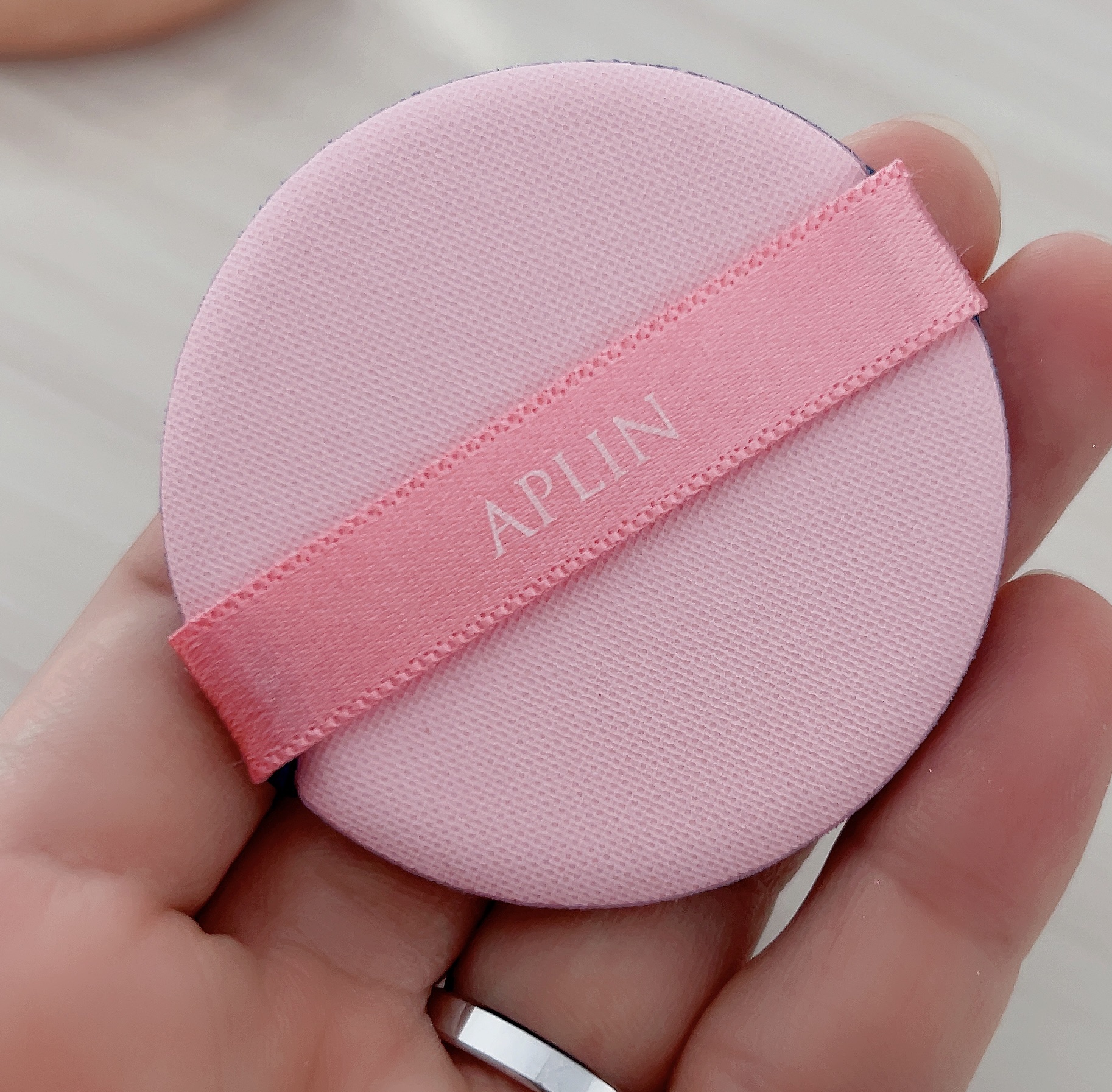 ピンクティーツリーカバーアップグロウクッション 23号 ウッディベージュ/APLIN/クッションファンデーションを使ったクチコミ（2枚目）