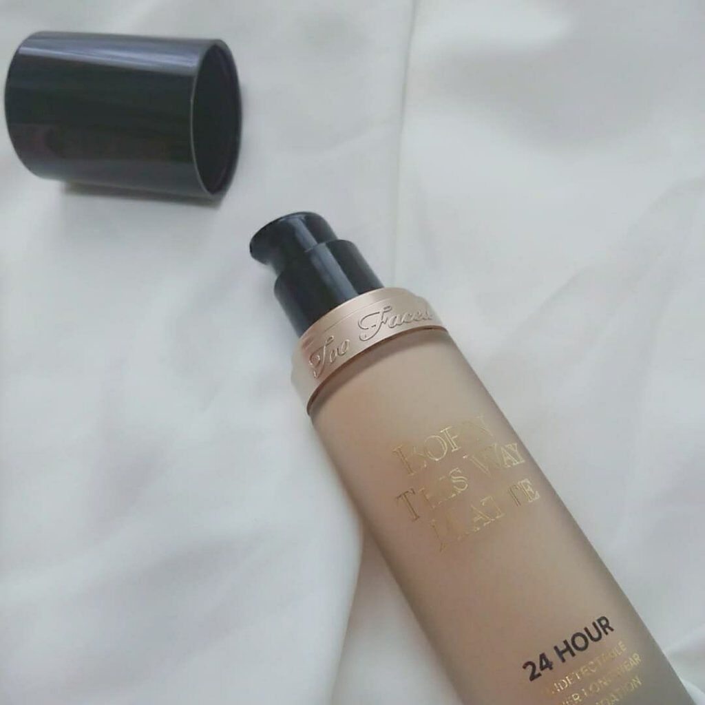 ボーン ディス ウェイ アンディテクタブル 24H マット ファンデーション/Too Faced/リキッドファンデーションを使ったクチコミ（2枚目）