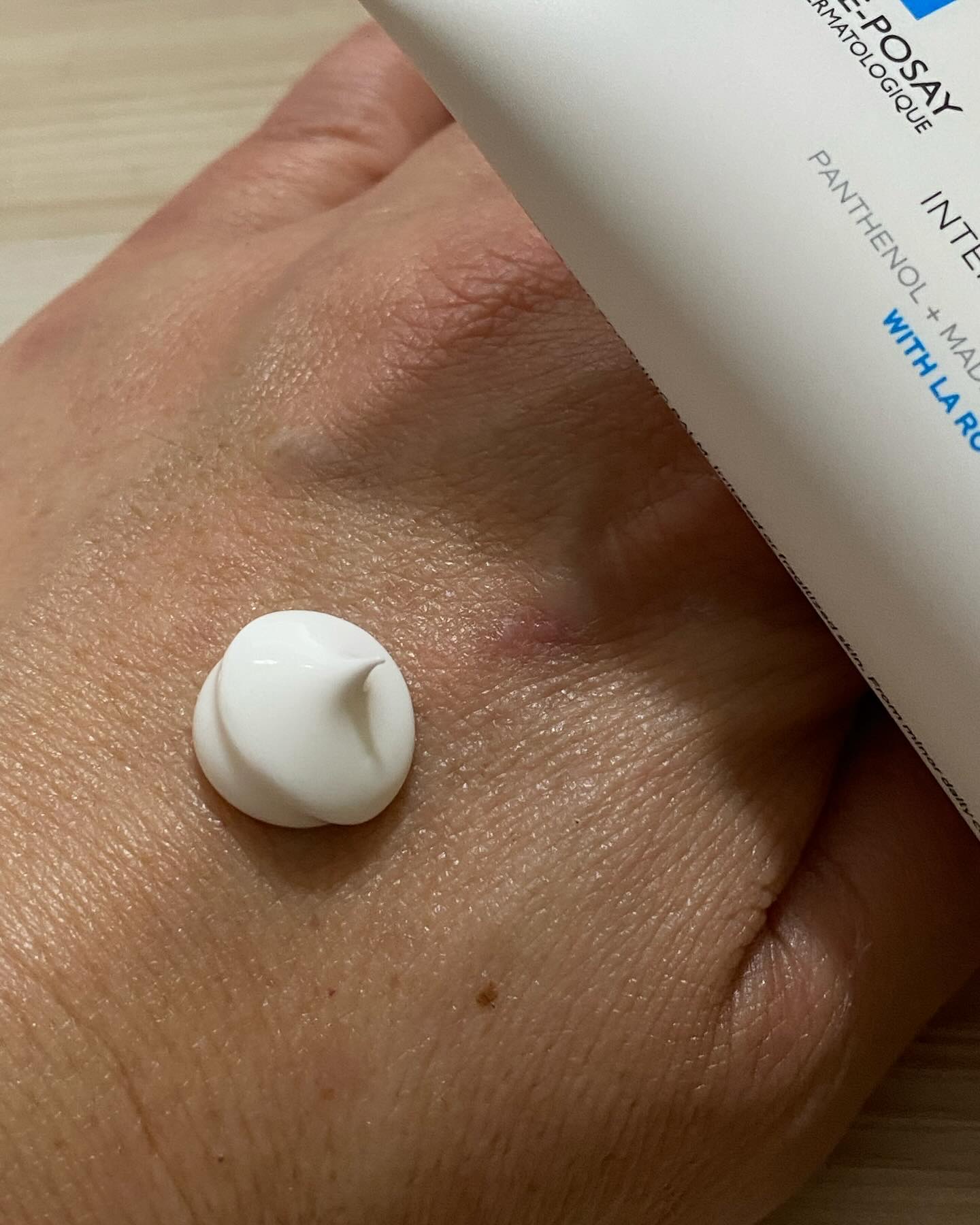 シカプラスト リペアクリーム B5+	/ラ ロッシュ ポゼ/フェイスクリームを使ったクチコミ（3枚目）