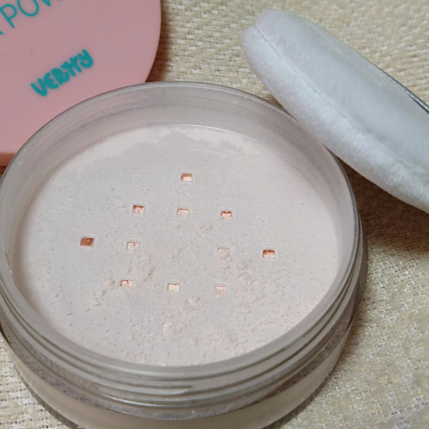 ノーセバムミントブラーパウダー /Vertty/ルースパウダーを使ったクチコミ(4枚目)