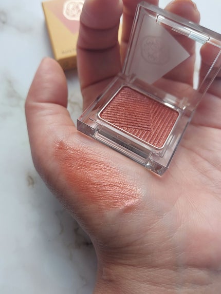 オーラデュウ プリズム イルミネーター ピコ 06 雀色時/SHISEIDOザ・メーキャップ/単色アイシャドウを使ったクチコミ(3枚目)