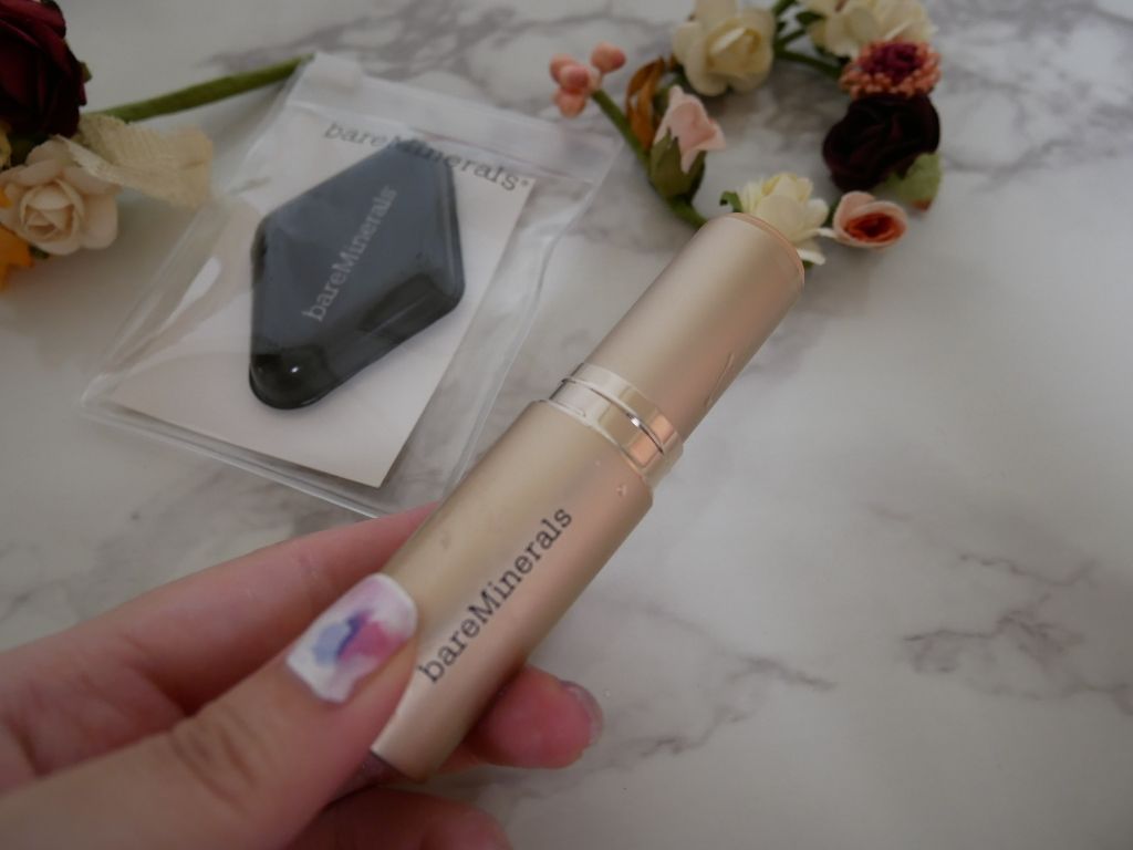 デュアルサイド シリコン ブレンダー/bareMinerals/パフ・スポンジを使ったクチコミ（2枚目）