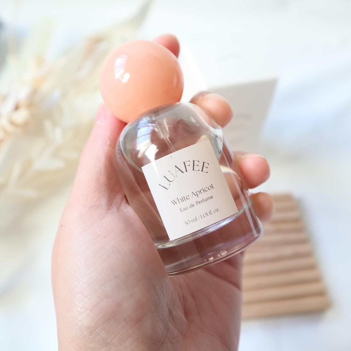ソリッド パフューム ホワイトアプリコット/LUAFEE/練り香水を使ったクチコミ(4枚目)