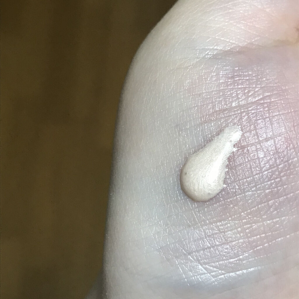 CHANEL レ ベージュ フリュイド アンルミネール ベル ミンのクチコミ「CHANEL/

LES BEIGES/
FLUIDE ENLUMINEUR BELLE MI.....」（2枚目）