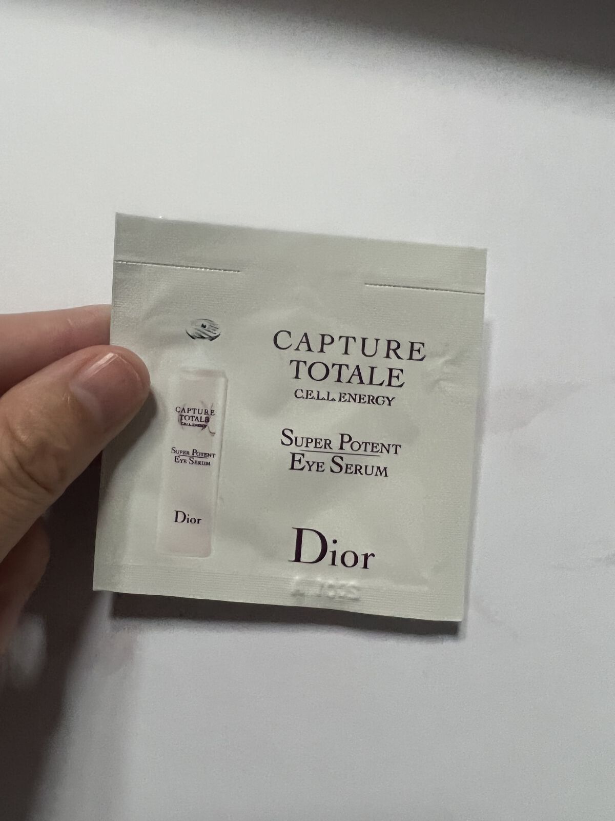 カプチュール トータル セル ENGY アイ セラム/Dior/アイケア・アイクリームを使ったクチコミ（1枚目）