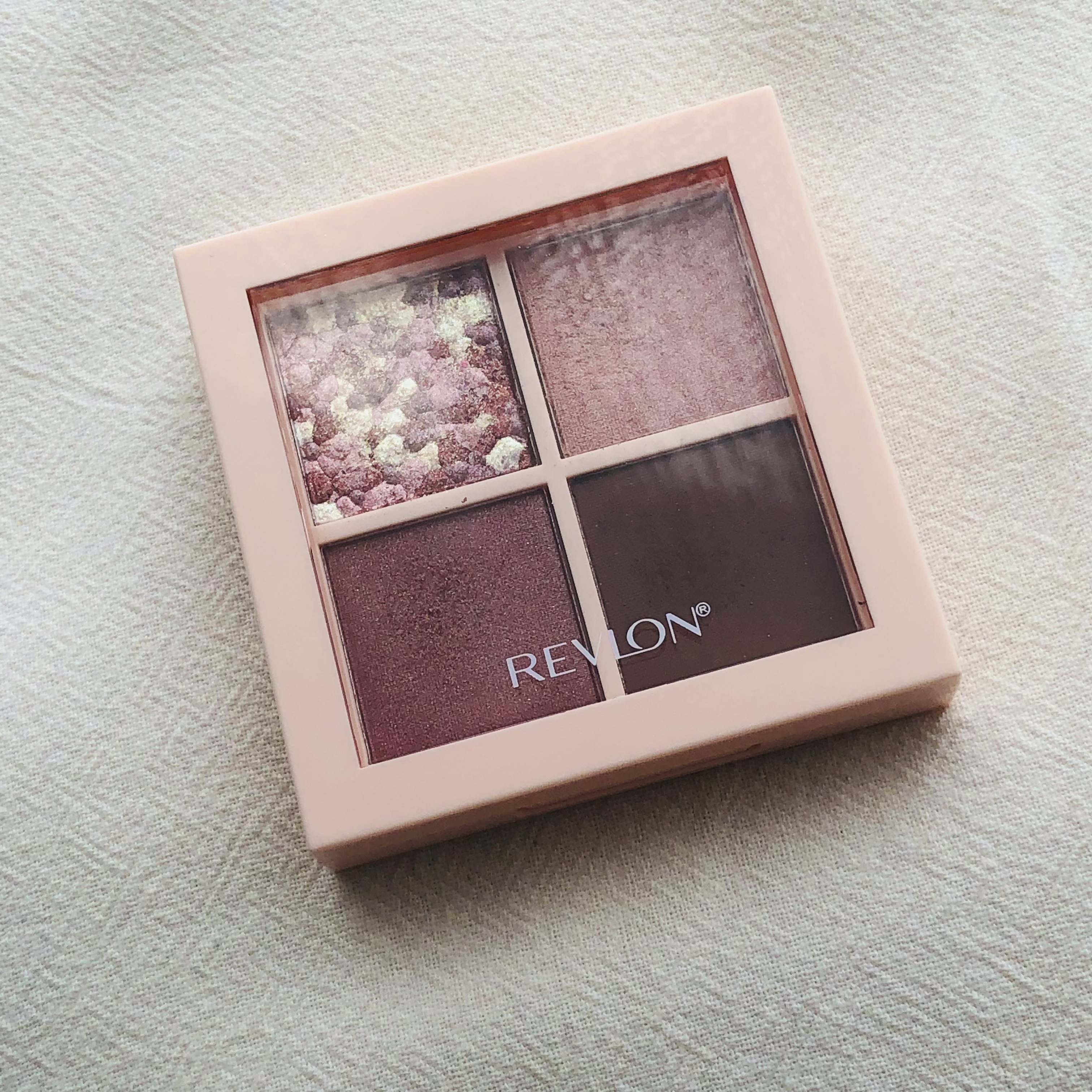 レブロン ダズル アイシャドウ クアッド/REVLON/アイシャドウパレットを使ったクチコミ（2枚目）