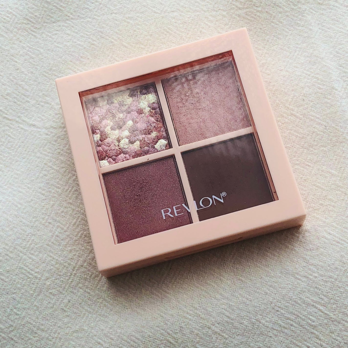 レブロン ダズル アイシャドウ クアッド/REVLON/アイシャドウパレットを使ったクチコミ(2枚目)