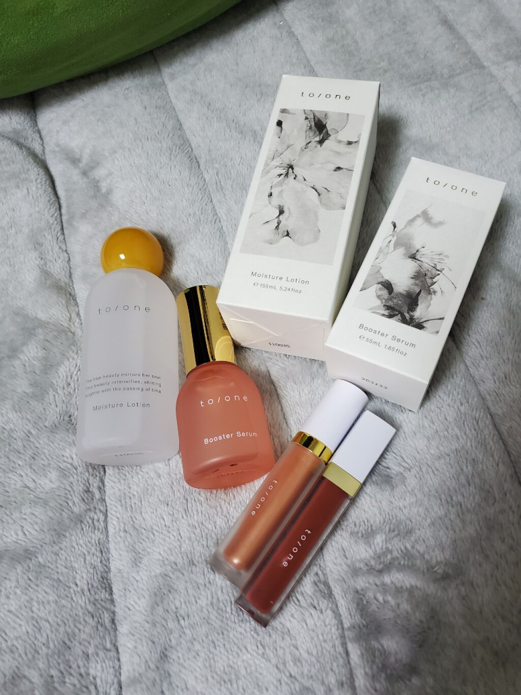 トーン ペタル エッセンス カラー バター/to/one/リップグロスを使ったクチコミ（1枚目）