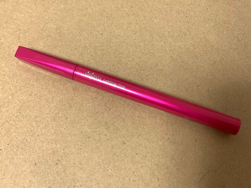 「密着アイライナー」ショート筆リキッド/デジャヴュ/リキッドアイライナーを使ったクチコミ(1枚目)