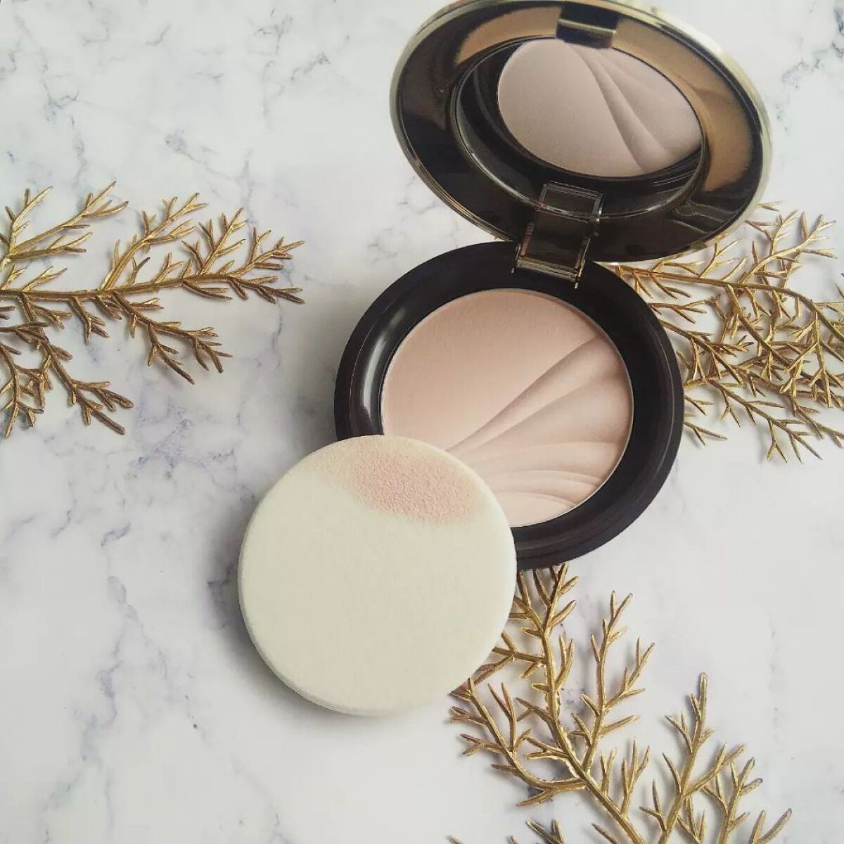 フェイスアップ プレストパウダー SPF23 / PA++/COVERMARK/プレストパウダーを使ったクチコミ(3枚目)