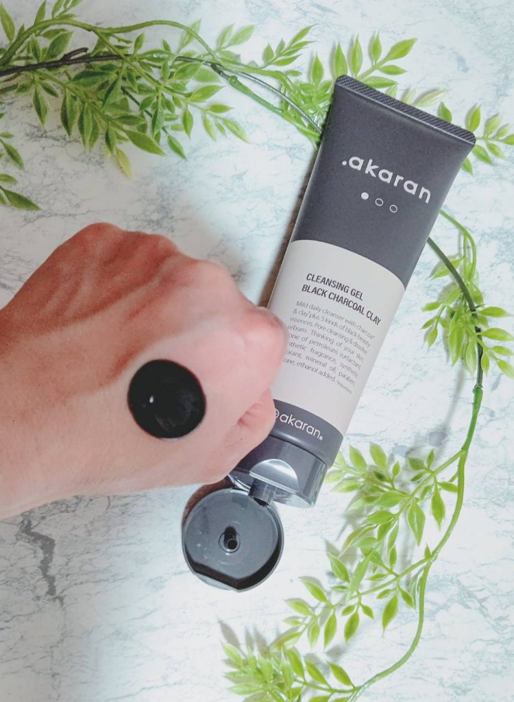 ブラックジェルクレンジング/.akaran/クレンジングジェルを使ったクチコミ（2枚目）