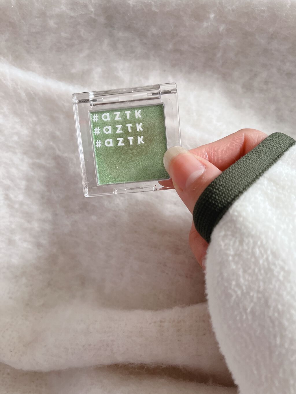 シングルアイシャドウ/aZTK/単色アイシャドウを使ったクチコミ（2枚目）