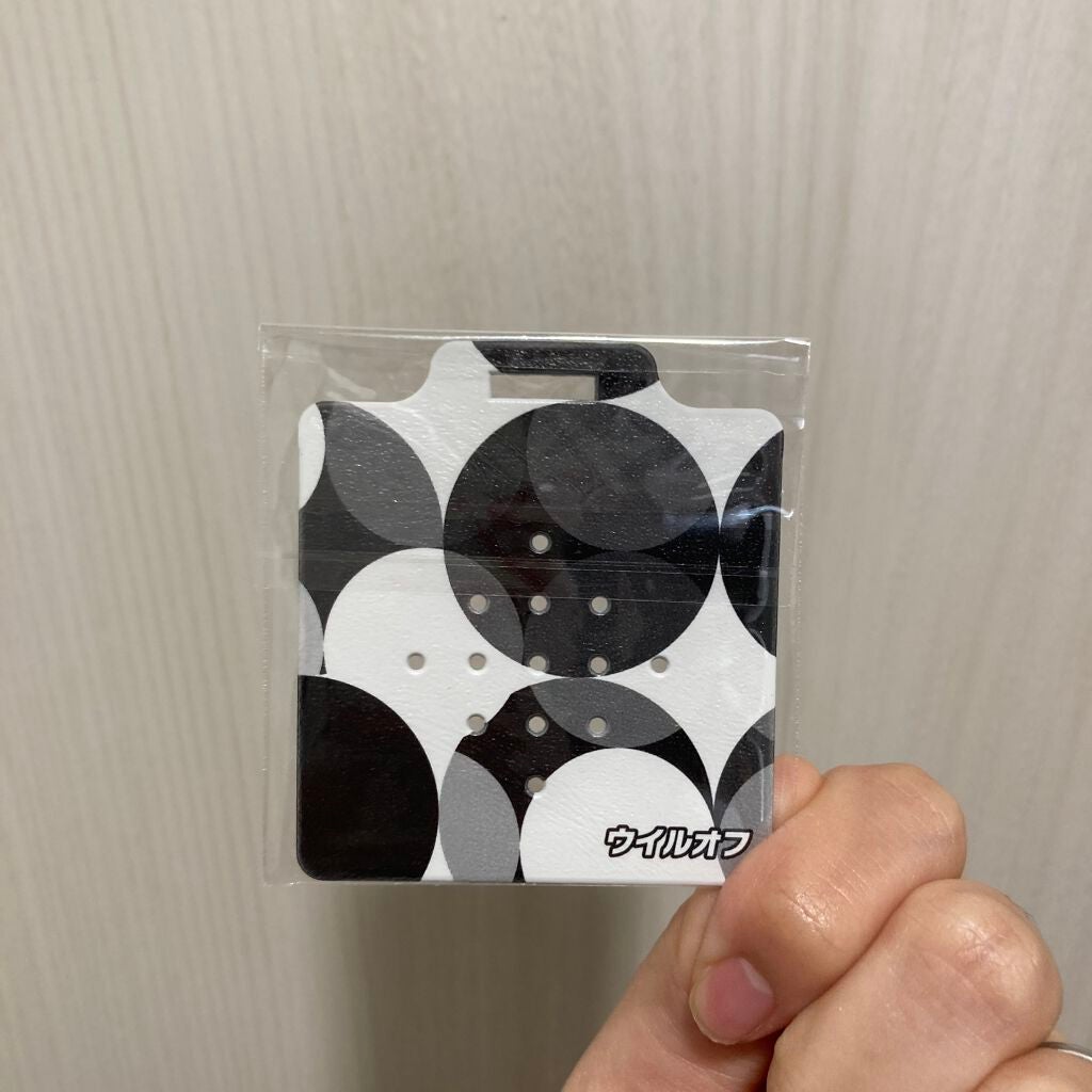 maki on LIPS 「オフィス勤務なのでこちらをお試し。職場でも、通勤中の車内でもパ..」(2枚目)