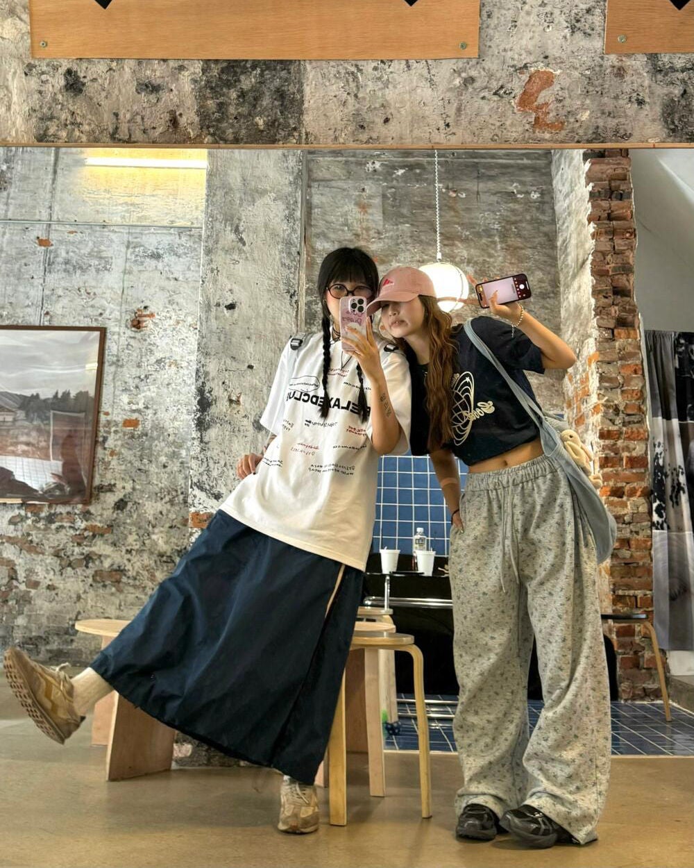 ひとみ on LIPS 「友達と再び会う予定です。#コーデ#韓国ファッション#韓国コーデ..」(3枚目)