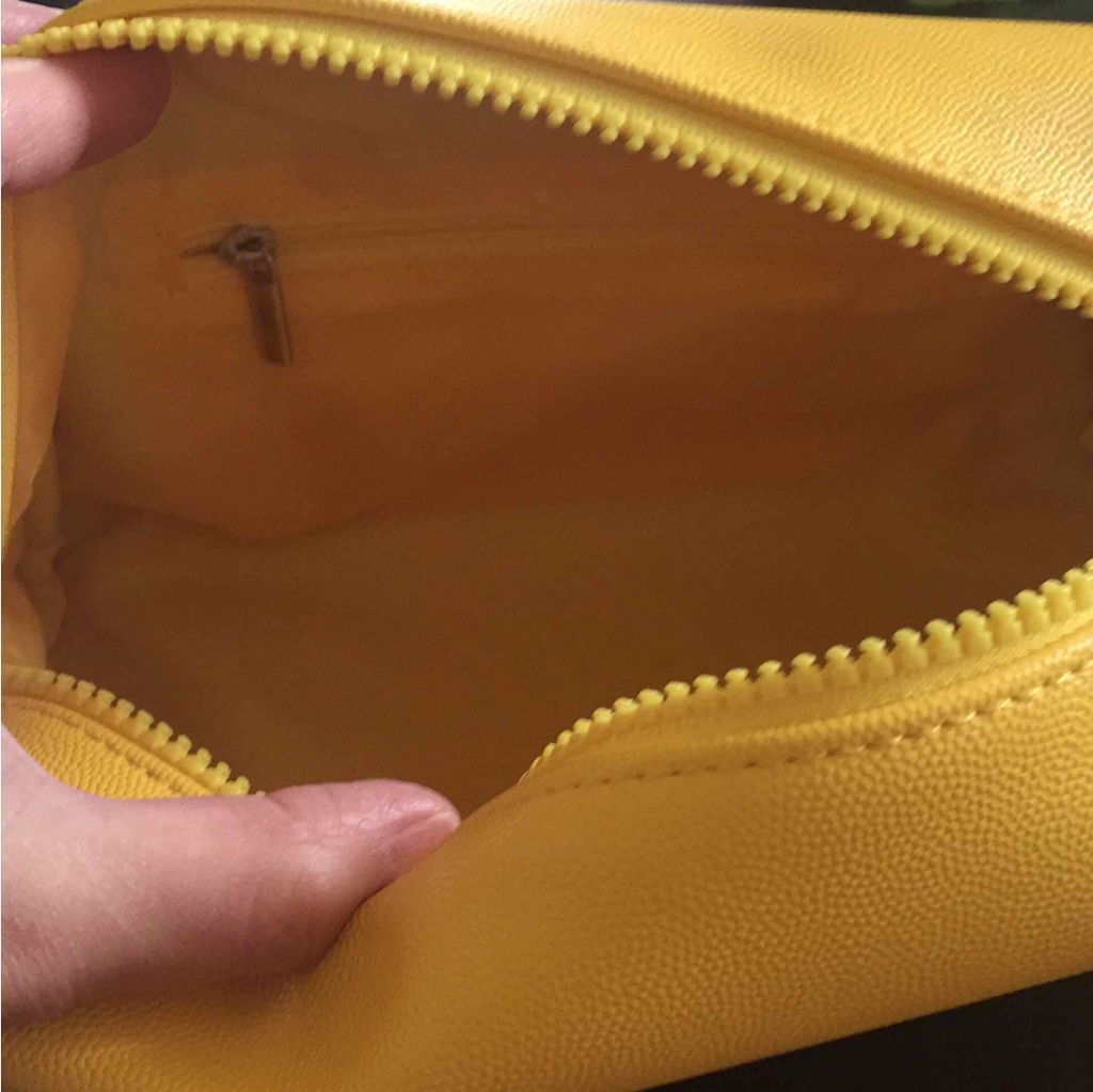 syk on LIPS 「ジェフリースターポーチ👝ビューティリッシュのセールで購入した、..」(2枚目)