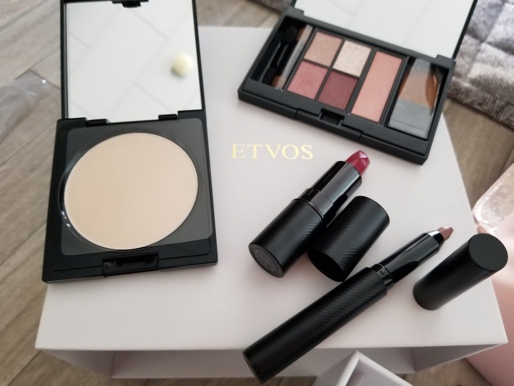 クリスマスコフレ2019/エトヴォス/メイクアップキットを使ったクチコミ(1枚目)