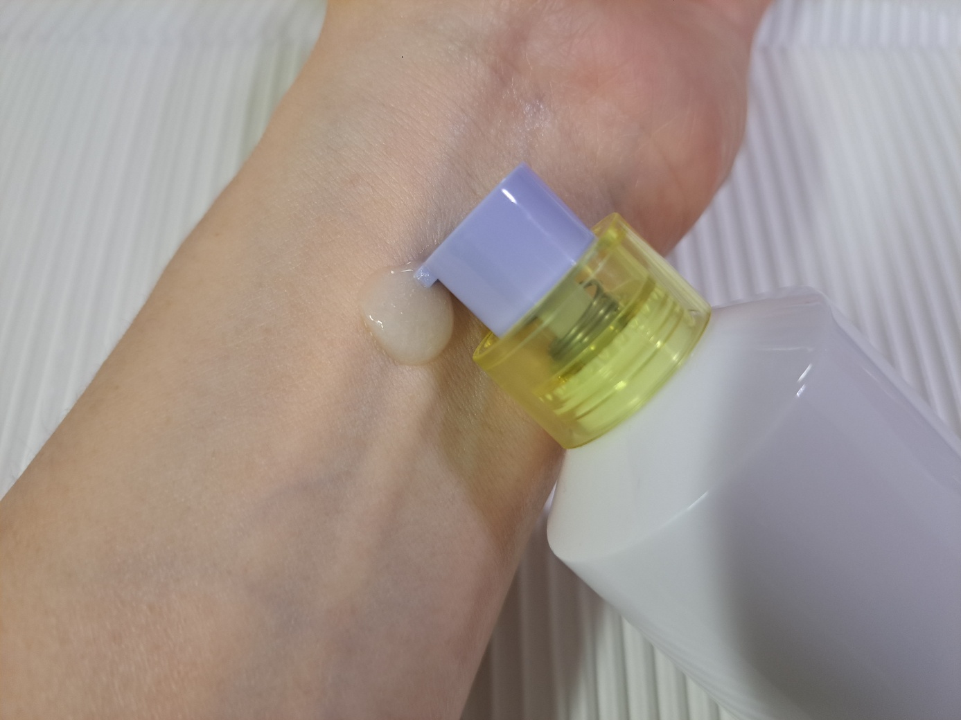 エスポア ウォータースプラッシュサンセラム 50ml/espoir/日焼け止めクリームを使ったクチコミ（2枚目）