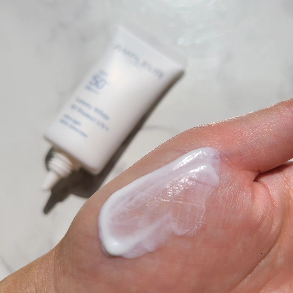 ラグジュアリーホワイト WプロテクトUVプラス/アンプルール/日焼け止めミルクを使ったクチコミ（2枚目）