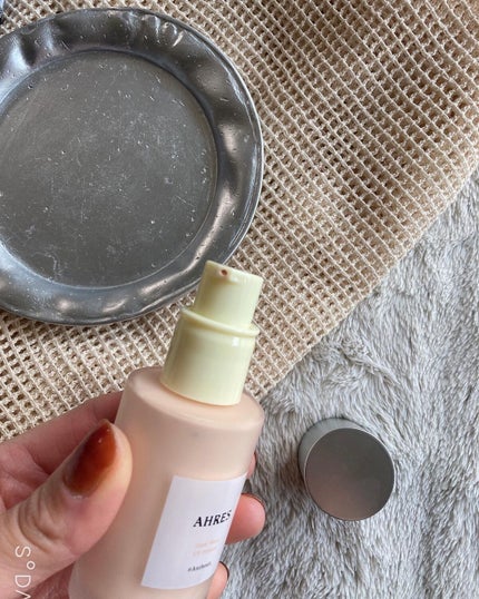 megu on LIPS 「⚮̈⚮̈⚮̈まるで素肌が美しい、毛穴レスなツヤ肌に♡アーレ..」(4枚目)