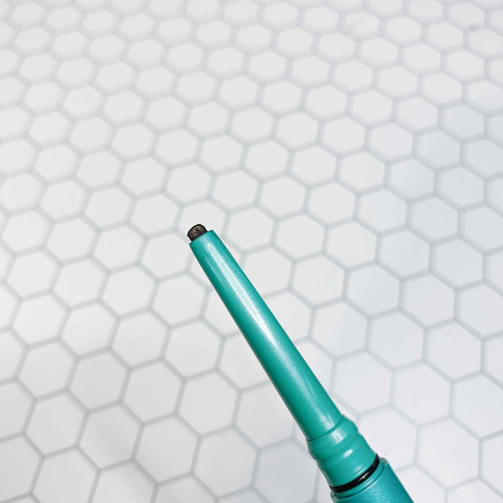 「密着アイライナー」クリームペンシル/デジャヴュ/ペンシルアイライナーを使ったクチコミ(2枚目)