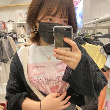 SUZURIのセールでTシャツ五枚買ったのに昨日買いものいってさらに六枚買い足しちゃったし、実はこないだの楽天スーパーセールでも二枚買っちゃってるんですよね。まあTシャツは毎日着るからアリということにし