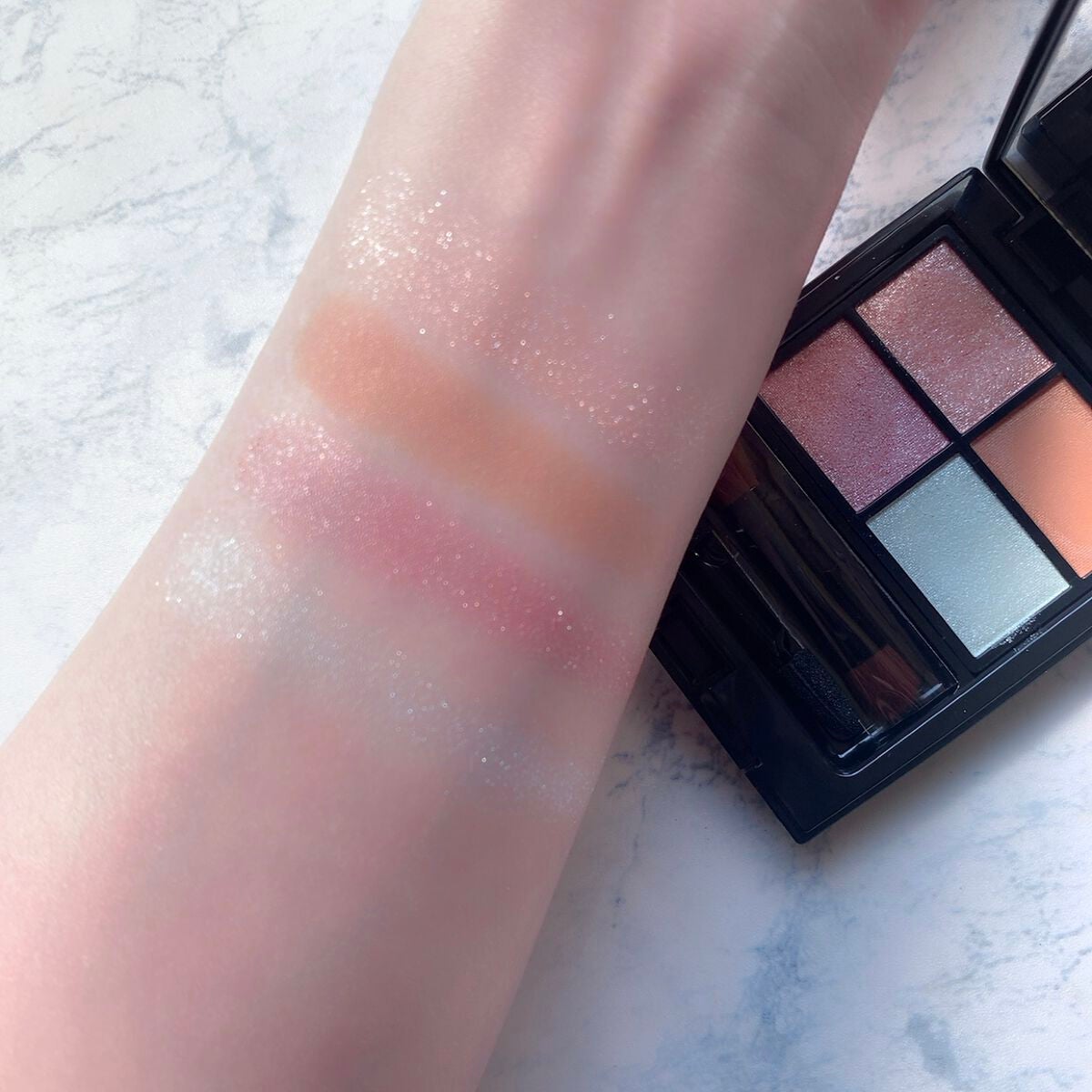 ミネラルクラッシィシャドー/エトヴォス/アイシャドウパレットを使ったクチコミ(4枚目)
