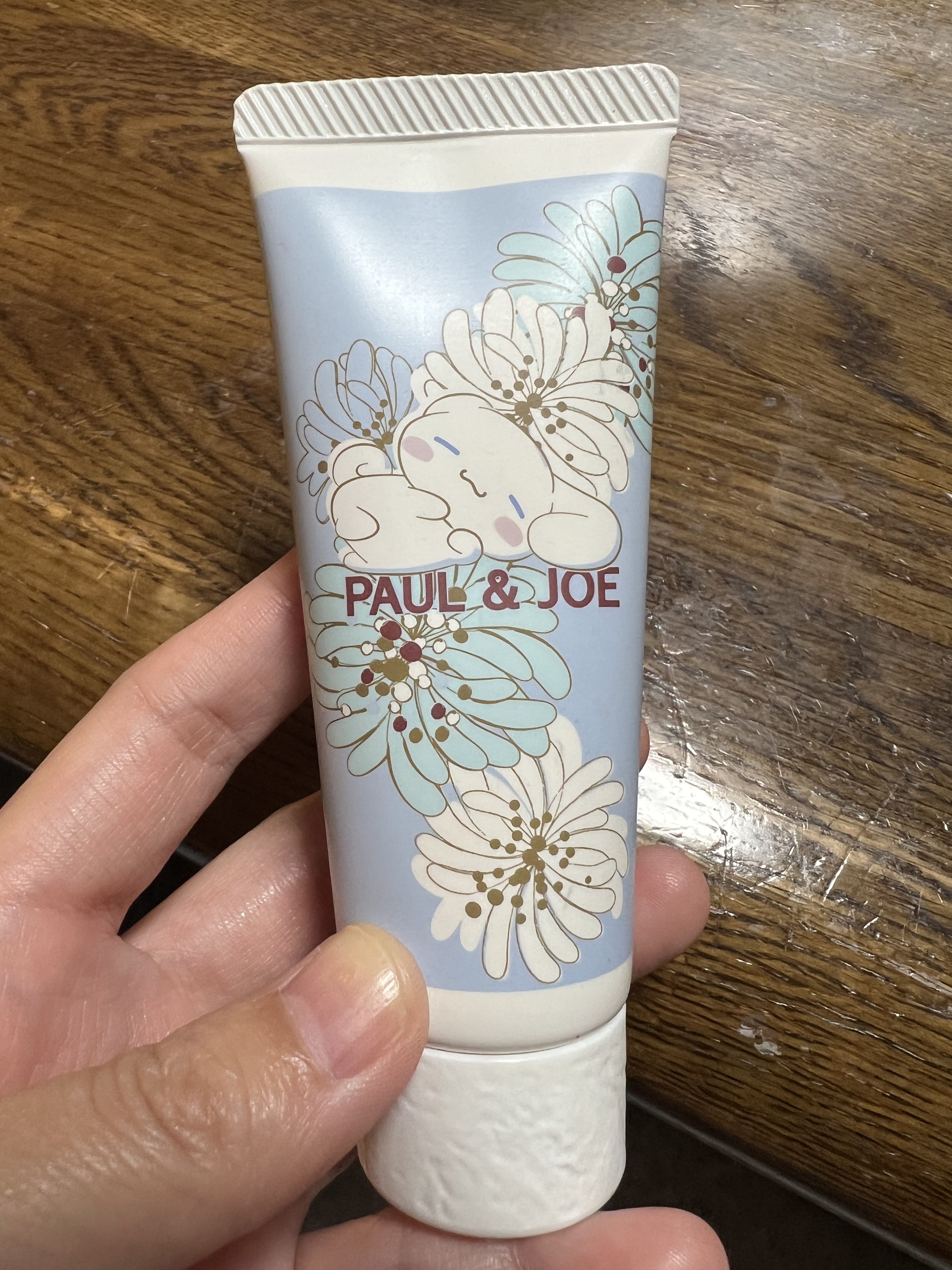 PAUL & JOE BEAUTE ハンドクリーム Cのクチコミ「PAUL & JOE BEAUTE

ハンドクリーム C  001
日本製🇯🇵


パッケージ.....」（1枚目）