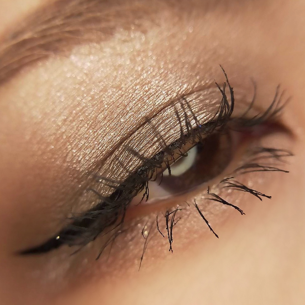 スモール アイシャドウ サテン トープ/M・A・C/単色アイシャドウを使ったクチコミ（2枚目）