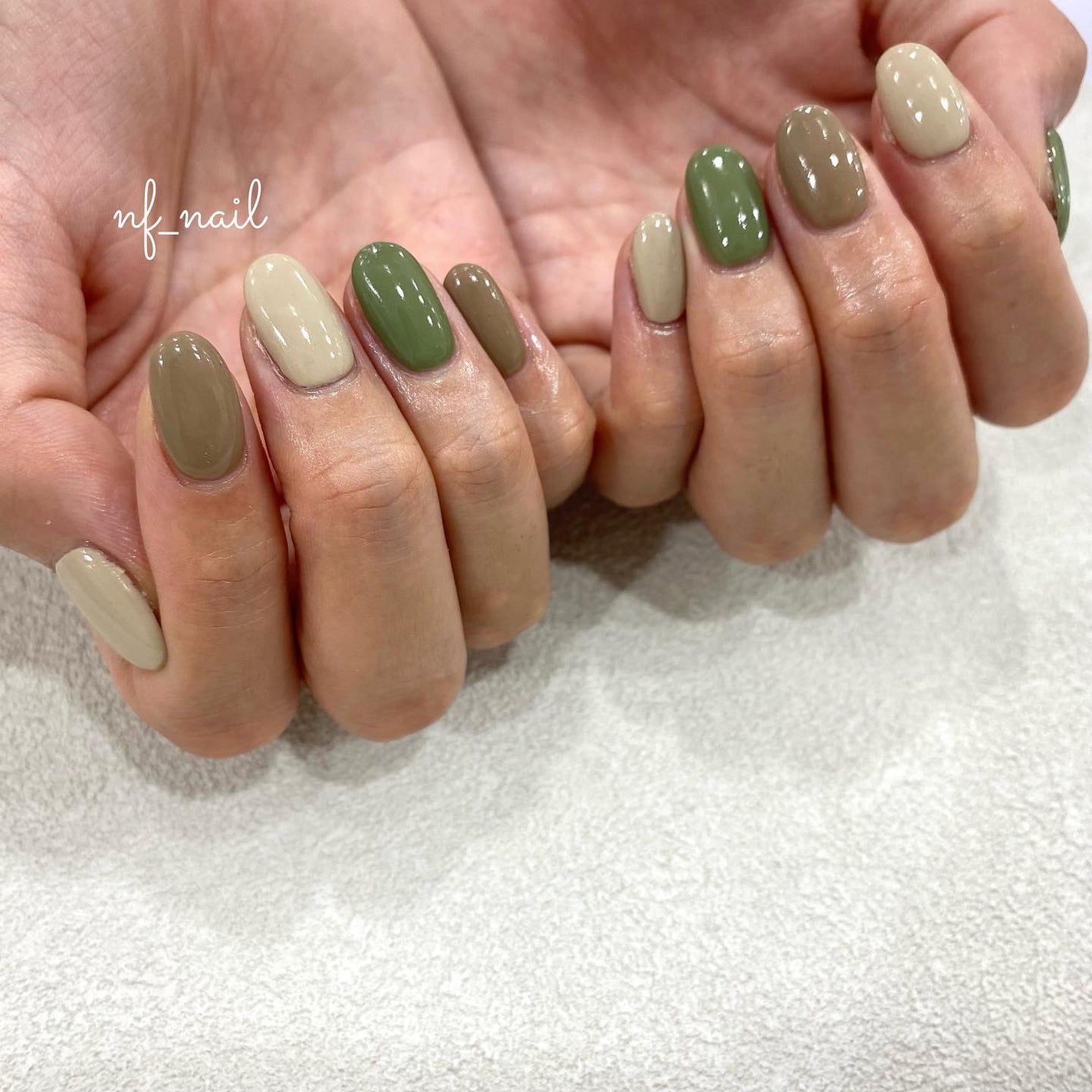 Natsumi◎nailist on LIPS 「onecolor.秋色🍃🍂.#ネイル#ネイルデザイン#ネイ..」(1枚目)