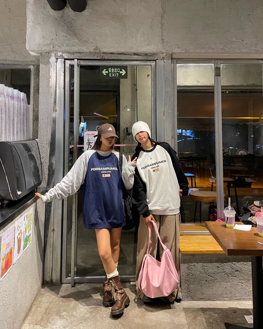 ひとみ on LIPS 「親友に会いました#コーデ#ファッション#ヴィンテージ雑貨#ギフ..」(5枚目)