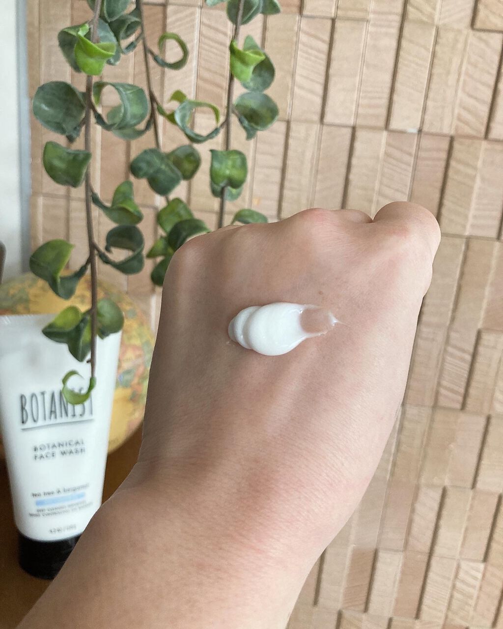 BOTANIST ボタニカルフェイスウォッシュ オイルコントロールのクチコミ「⁡
『BOTANIST ボタニカルフェイスウォッシュ』
⁡
ご紹介します(*^^*)
⁡
脂性.....」（2枚目）