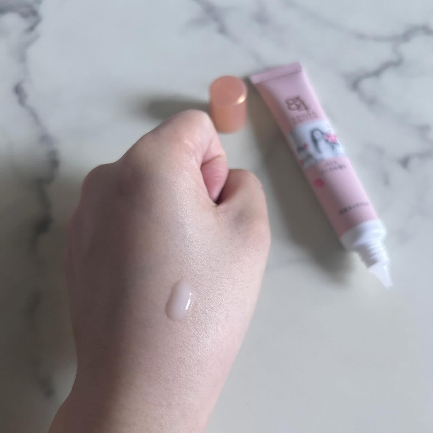 8x4 アロマスイッチ 涼感ネックジェル パリスブーケの香り/８ｘ４/デオドラント・制汗剤を使ったクチコミ（3枚目）