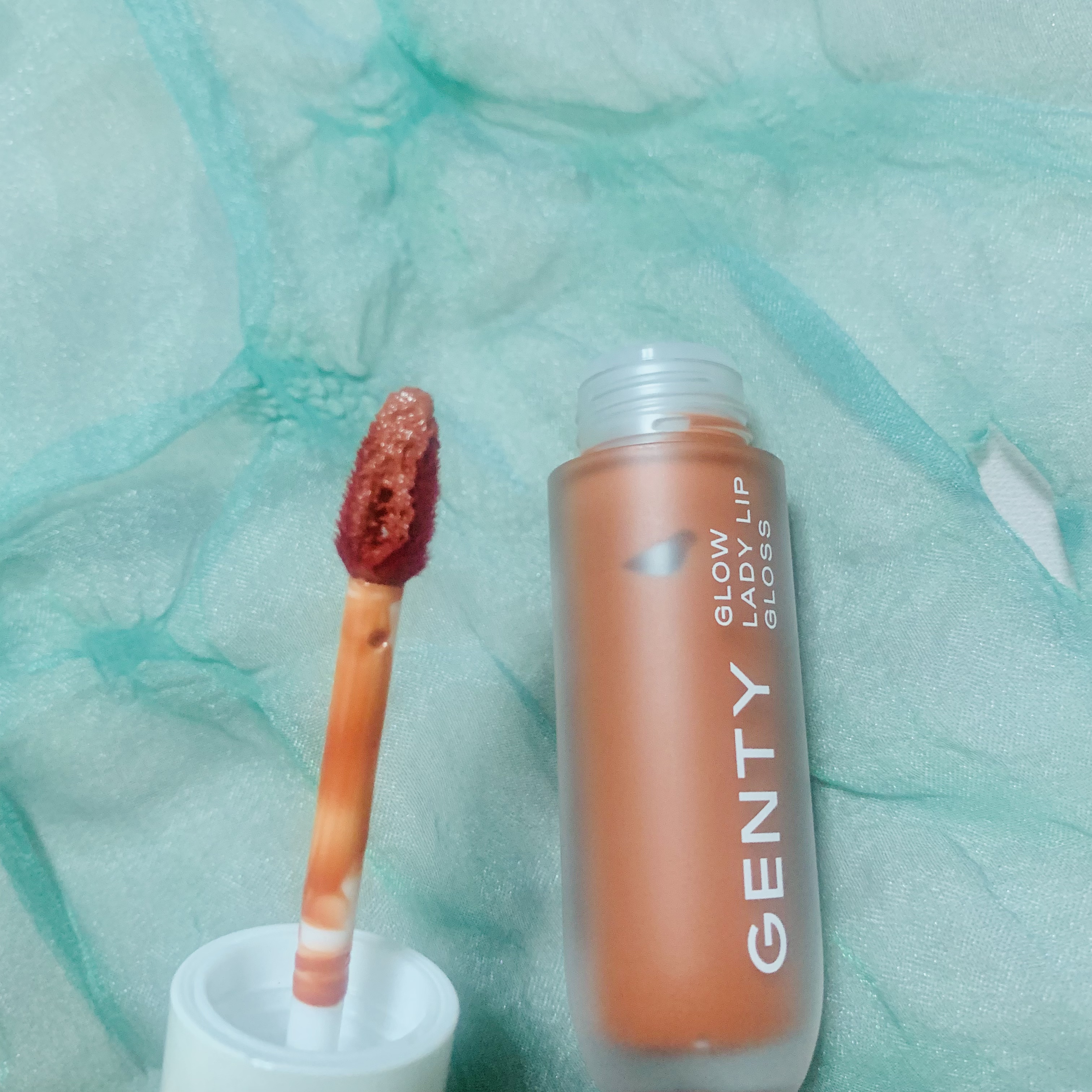 グロウ レディ リップ グロス/GENTY/リップグロスを使ったクチコミ（2枚目）